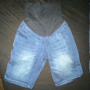 Maternity shorts